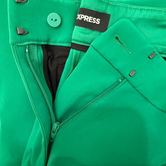 Express Vibrant Green Suit Set - Picture 7 of 7